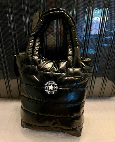 Cartera Cachetona Tote Puffer Invierno Mujer Negro