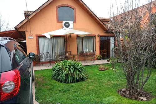 Se Vende Casa  En Talca, 255 M2 Terreno