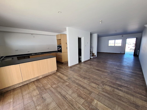 Imagen 12 de 16 de Duplex En Venta Solares De Manantiales