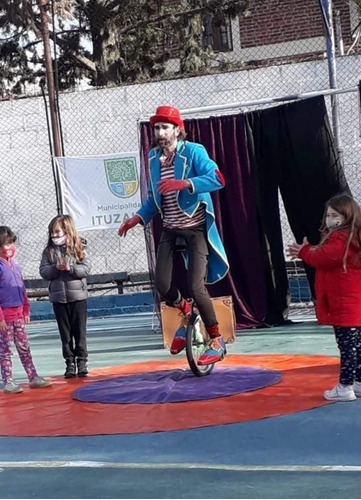 Circo Zancos Burbujas Y Más Para Eventos