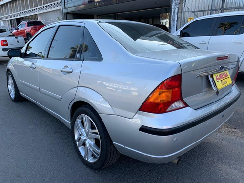 Focus Sedan Ghia 2.016v Automático
