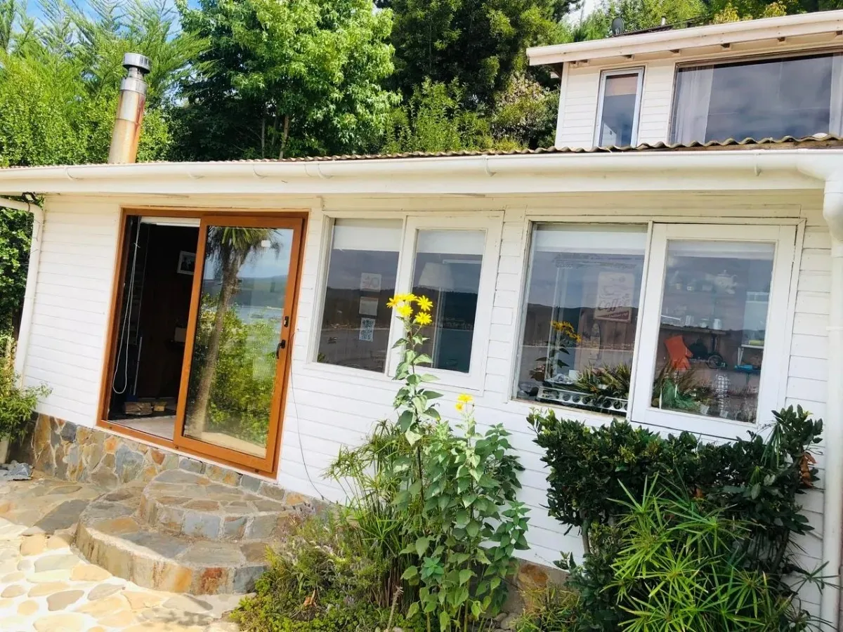 Imagen 3 de 14 de Linda Casa Y 2 Cabañas, Venta En Morros De Coliumo.