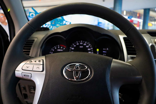 Imagem 17 de 18 de Toyota Hilux 2014 2.7 Sr Cab. Dupla 4x2 Flex Aut. 4p