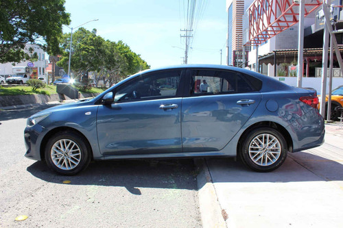 Imagen 2 de 15 de Kia Kia Rio Sedan 2019 4p Lx, 1.6 L Mpi Tm6, Ve, Ba, Bl, Ra