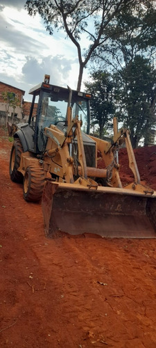 Imagem 2 de 4 de Retroescavadeira Case 580m, 4x4, Ano 2011