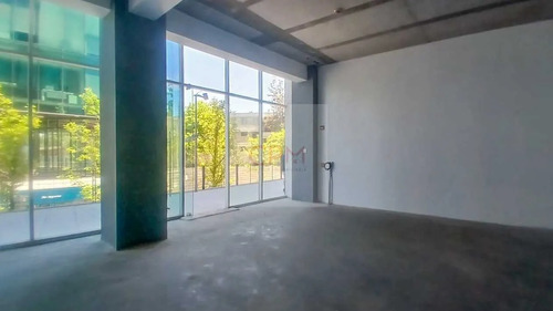 Arrienda Moderno Local Comercial, Las Condes (161698)