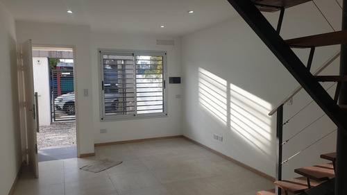 Imagen 4 de 15 de Duplex De 4 Ambientes Con Cochera En Ituzaingó Norte