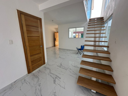 Se Renta Casa Con Piscina En San Isidro Prado Oriental