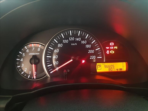 Imagem 6 de 8 de Nissan March 1.6 Sl 16v