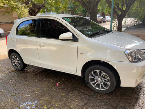 Toyota Etios 2015 1.5 Xs 5 P