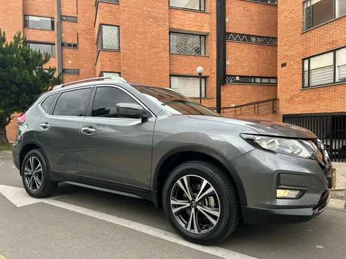 Nissan Xtrail T-32 exclusive 2.5 AT 4x2 7 puestos