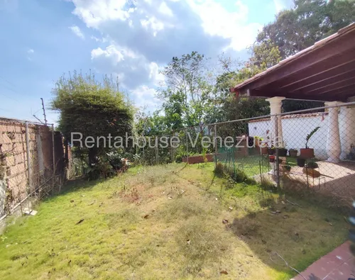 Excelente Townhouse En Venta El Hatillo #25-17948