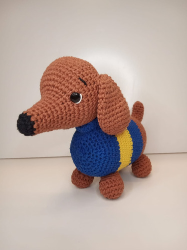 Amigurumi Perro Salchicha Con Remera De Boca Tejido A Cochet