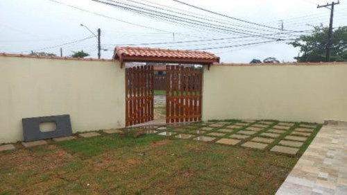 Imagem 9 de 11 de Casa No Bairro São Fernando, Em Itanhaém, Litoral Sul De São Paulo. Possui Wc Externo, Churrasqueira E Vaga Para 02 Automóveis.