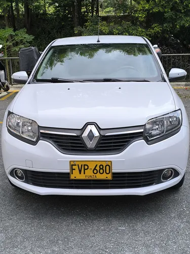 Renault Logan 1.6 Privilege / Intens