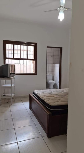 Imagem 5 de 10 de Peruibe - Frente Para Mar, Piscina E Churrasqueira.