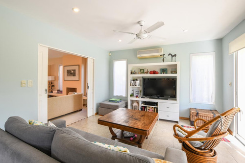Imagen 7 de 30 de Casa De 4 Dormitorios En Venta Con Piscina En Barrio Cerrado Aldea Fisherton