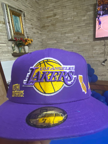 Gorra Original Lakers Edición Especial 7 1/2 Morada Morado 7 1/2 Lisa