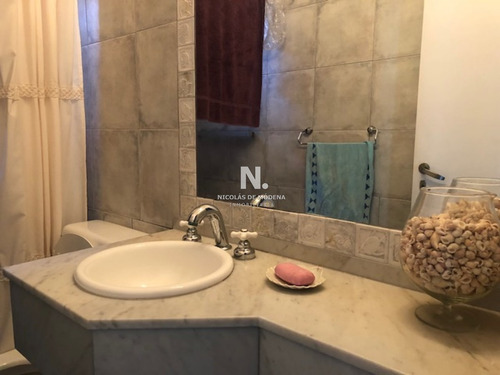 Hermosa Casa En Venta En Zona De Playa Mansa.- Ref: 3522