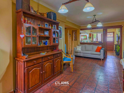 Alquiler Comercial/porfesional - Casa 4 Ambientes - Zona Guemes