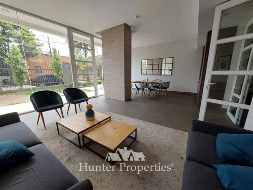 Departamento En Venta De 2d-1b Y Piscina. En La Cisterna