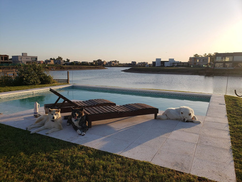 Casa Moderna Piscina A La Laguna Alquiler Guernica