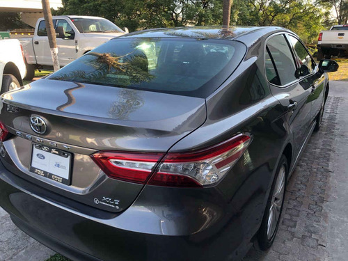 Imagen 4 de 15 de Toyota Camry 2018 4p Xle L4/2.5 Aut Navi
