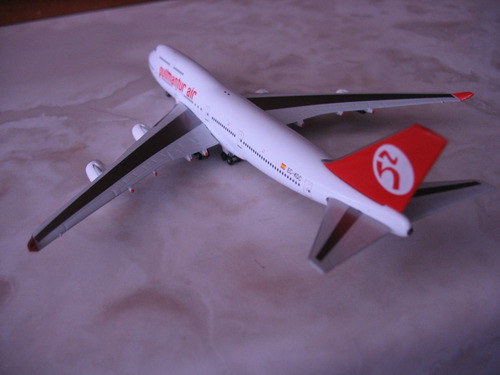 Avion Boeing 747-400 De Pullmantur Air En La Escala 1:400