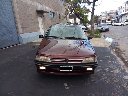 Imagen 2 de 14 de Peugeot 405 Stdt