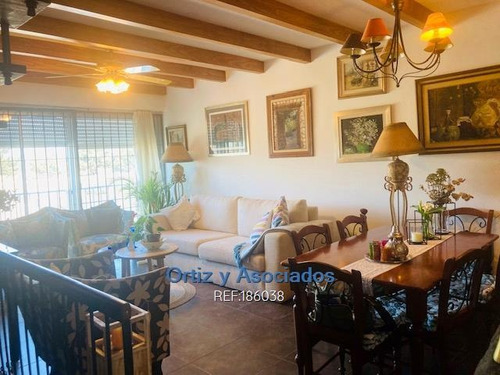 Imagen 10 de 21 de Se Vende Casa En Carrasco Frente A La Playa 2/3 Dormitorios Cw186038