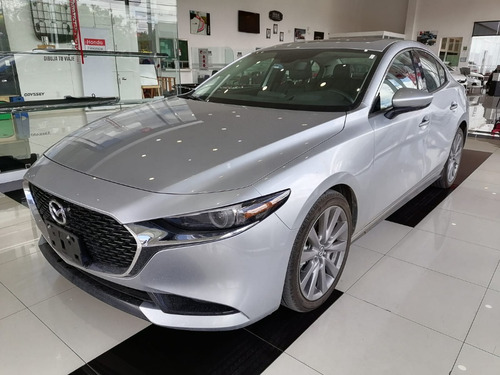 Imagen 2 de 13 de Mazda 3 I Grand Touring Ta 2021