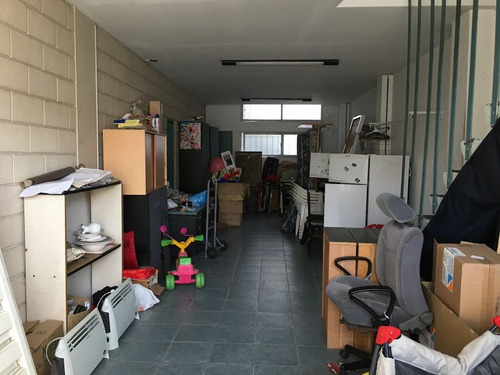 Casa En Venta De 7 Dormitorios C/ Cochera En Floresta