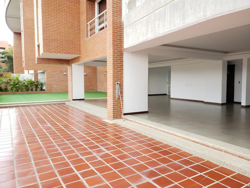 Alto Hatillo Espectacular Vista Pozo De Agua Calle Privada Vigilancia Edificio Nuevo Pisos De Mármol Cocina Ciao Cucine 180mts 4h/4b/ Exclusivo Edificio Nuevo 2 Puestos En Sótano Maletero