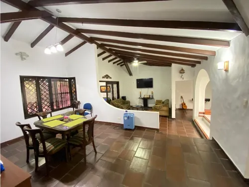 Venta Casa De 380mts2 En Ciudad Jardín, Sur De Cali 8603.