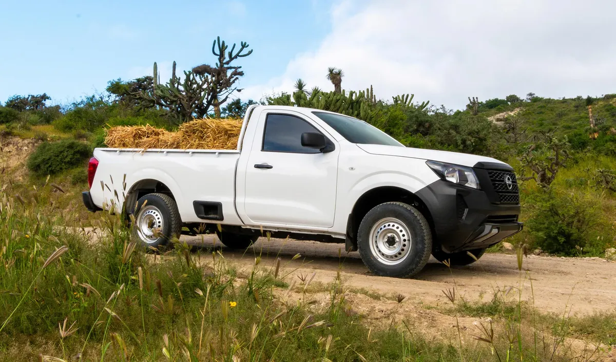 Nissan Np300 2026 2.5 Pick Up Mt Ac