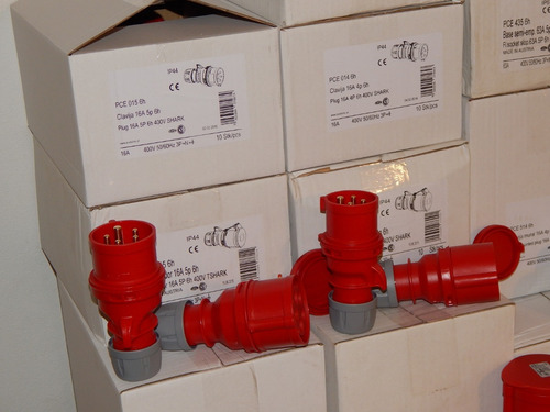 Ficha Macho Para Cable Y Toma Hembra De Embutir 5x32 A Welt