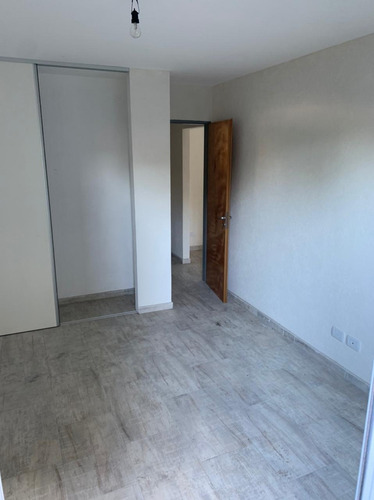 Imagen 3 de 5 de Departamento 2 Ambientes Con Patio Y Cochera