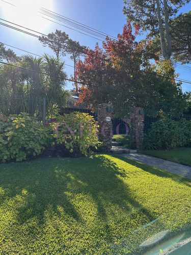 Casa En Alquiler, Playa Mansa, Punta Del Este.