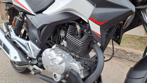 Imagen 12 de 16 de Aprilia Stx 150 2017 Excelente Estado, Al Día, Transferible