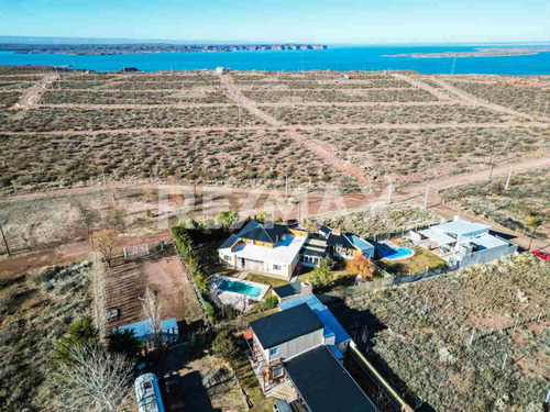 Venta Casa Con Pileta En Villa El Chocon Neuquen