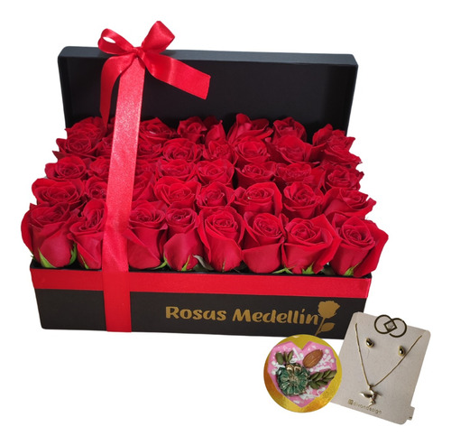 Caja De Lujo Con Rosas, Chocolate Y Juego De Accesorios