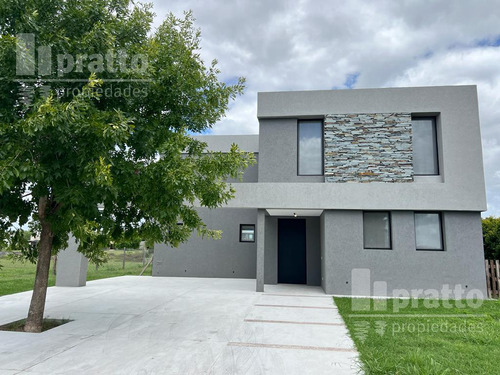 Casa En Venta De 4 Dormitorios En  San Matias