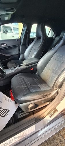 Imagem 4 de 13 de Mercedes-benz Classe A 2015 1.6 Urban Turbo 5p