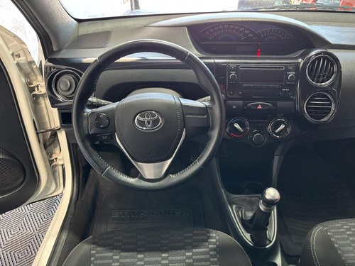 Toyota Etios 1.5 Cross