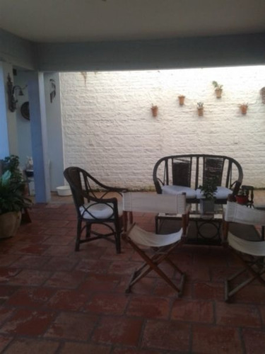 Casa Em Guarujá Com 4 Dormitórios - Mi14299