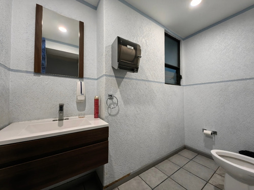 Casa Con Uso De Suelo Para Oficinas En Col. Acacias