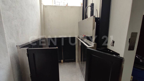 Casa En Venta Con Local Comercial En El Chamizal, Pedro Escobedo, Querétaro.