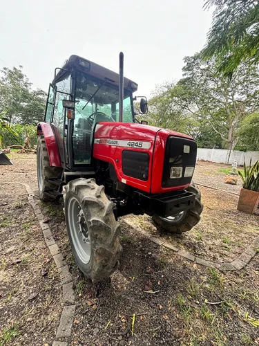Tractor Massey Ferguson , 1570 Horas De Uso , 100% Original