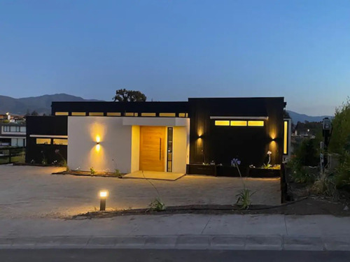 Casa En Arriendo De 5 Dorm. En Puchuncaví