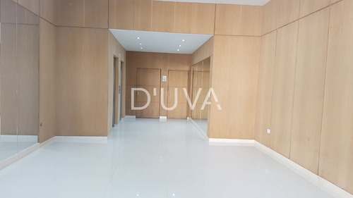 Departamento De Un Dormitorio Al Frente. Calle 64 E/ 8 Y 9